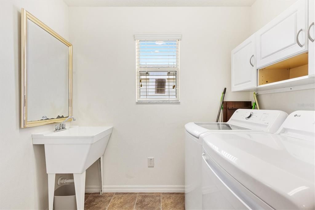 For Sale: $349,000 (3 beds, 2 baths, 1397 Square Feet)