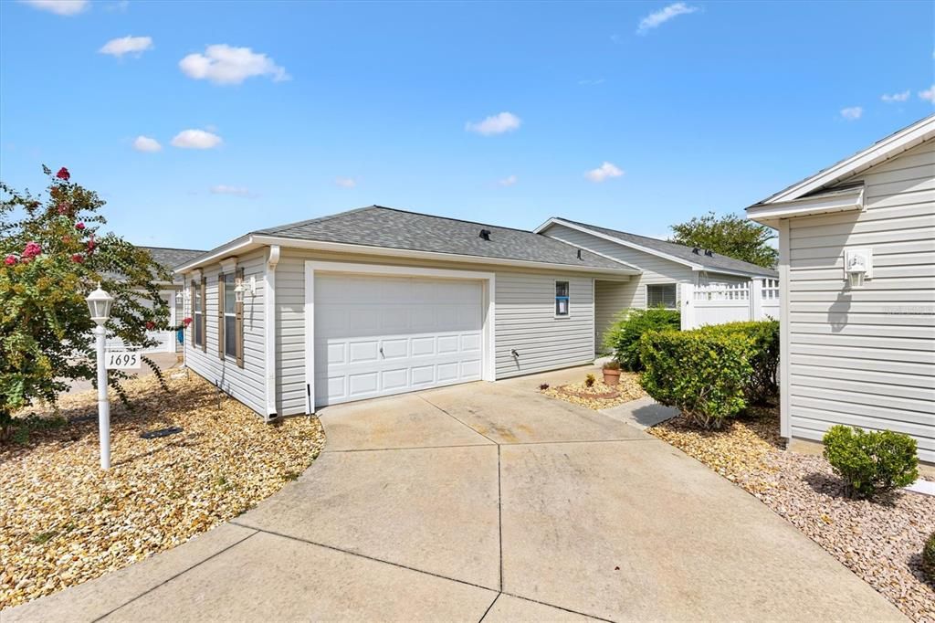 For Sale: $349,000 (3 beds, 2 baths, 1397 Square Feet)