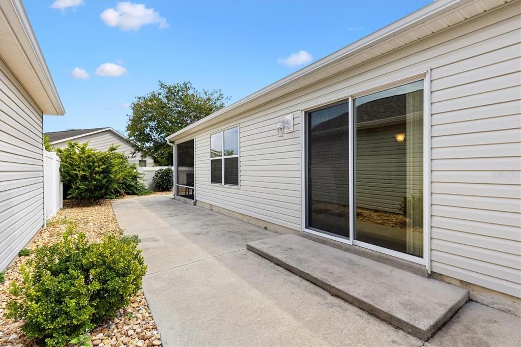 For Sale: $349,000 (3 beds, 2 baths, 1397 Square Feet)