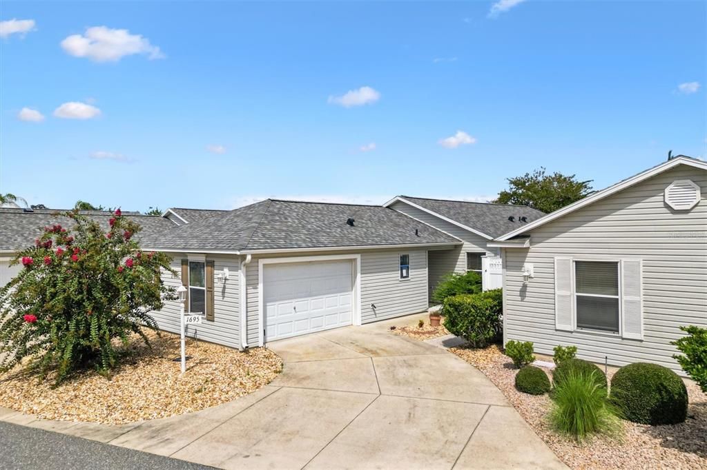 For Sale: $349,000 (3 beds, 2 baths, 1397 Square Feet)