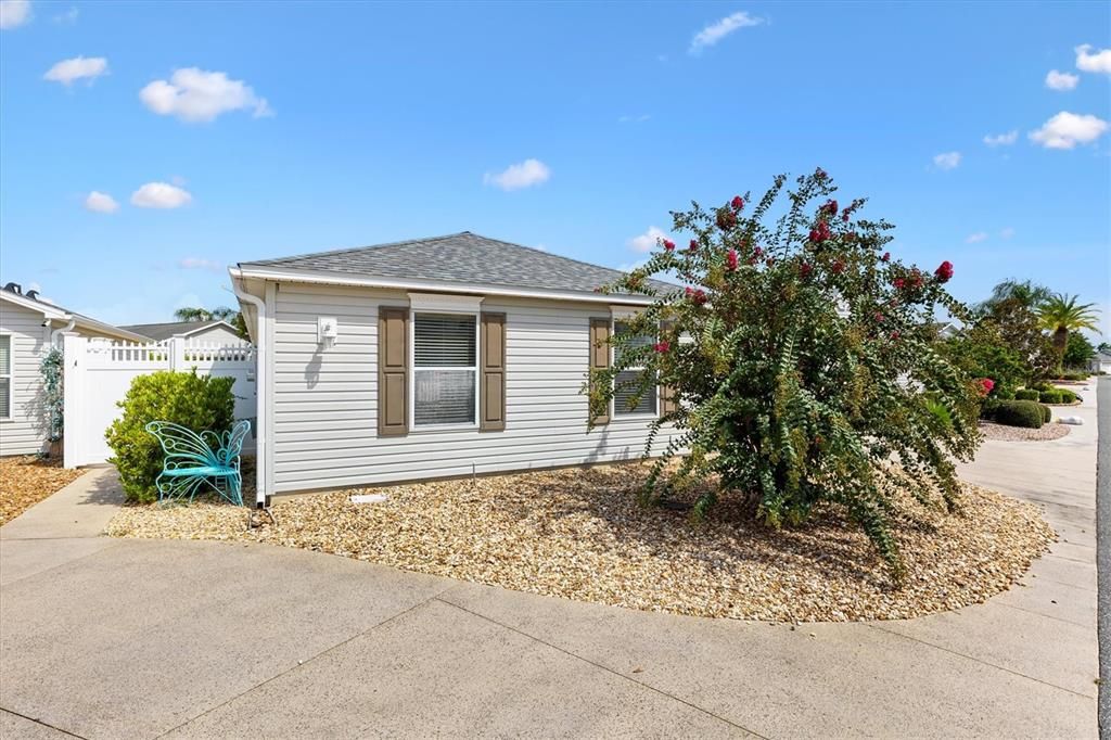For Sale: $349,000 (3 beds, 2 baths, 1397 Square Feet)