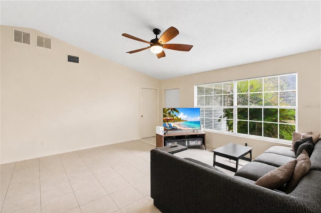 For Sale: $258,999 (3 beds, 2 baths, 1108 Square Feet)