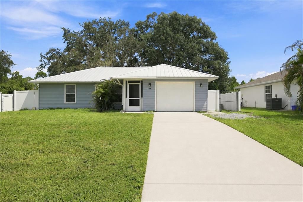 For Sale: $258,999 (3 beds, 2 baths, 1108 Square Feet)