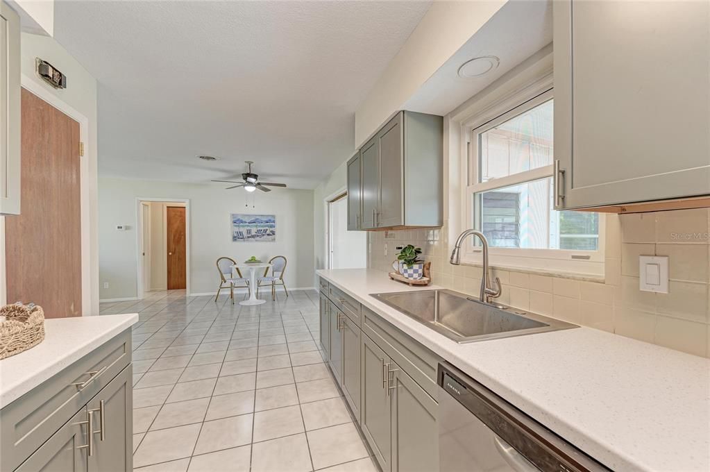 En Venta: $345,000 (2 camas, 2 baños, 1516 Pies cuadrados)
