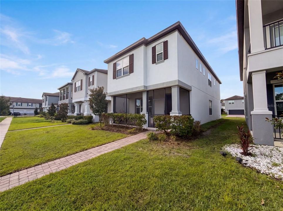 En Venta: $428,000 (4 camas, 2 baños, 2060 Pies cuadrados)