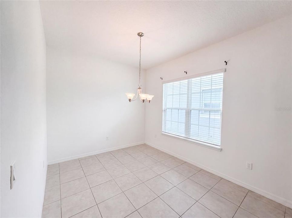 En Venta: $428,000 (4 camas, 2 baños, 2060 Pies cuadrados)