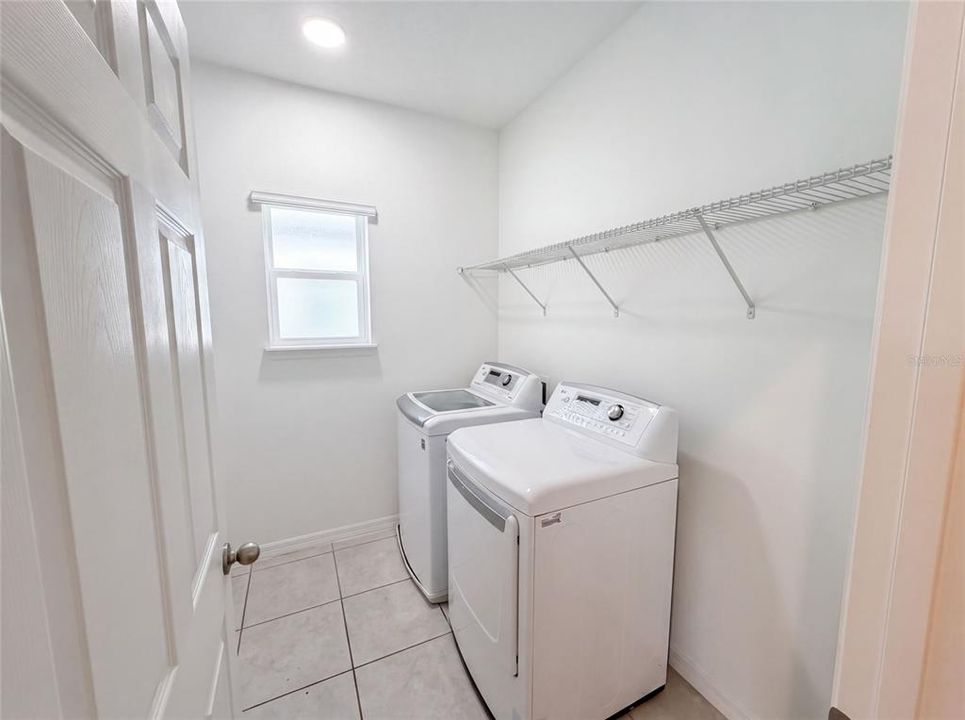 En Venta: $428,000 (4 camas, 2 baños, 2060 Pies cuadrados)