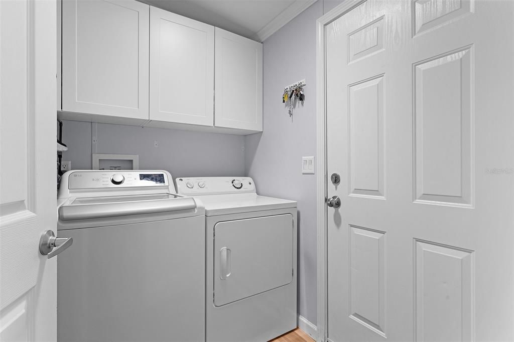 For Sale: $225,000 (3 beds, 2 baths, 1949 Square Feet)