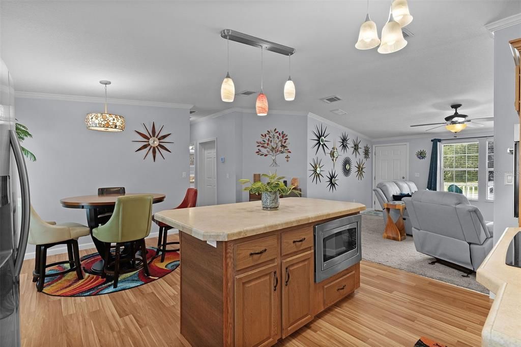 For Sale: $225,000 (3 beds, 2 baths, 1949 Square Feet)