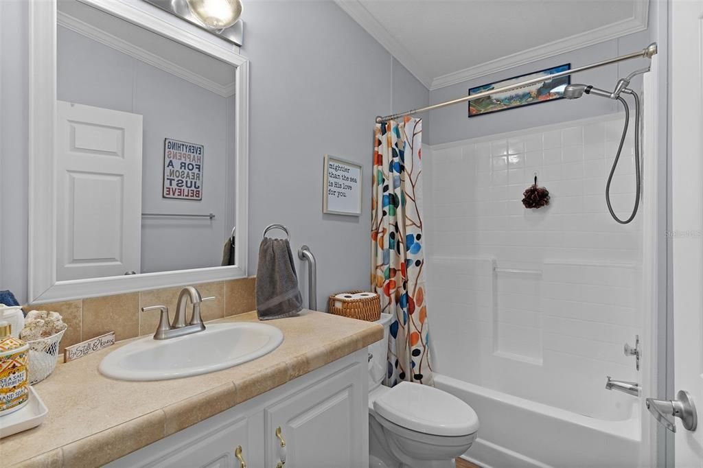 For Sale: $225,000 (3 beds, 2 baths, 1949 Square Feet)