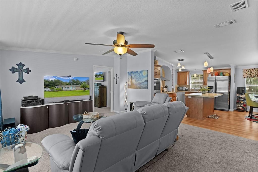 For Sale: $225,000 (3 beds, 2 baths, 1949 Square Feet)