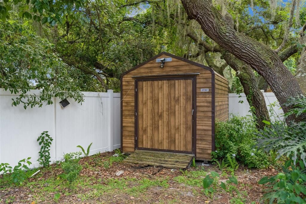 For Sale: $225,000 (3 beds, 2 baths, 1949 Square Feet)