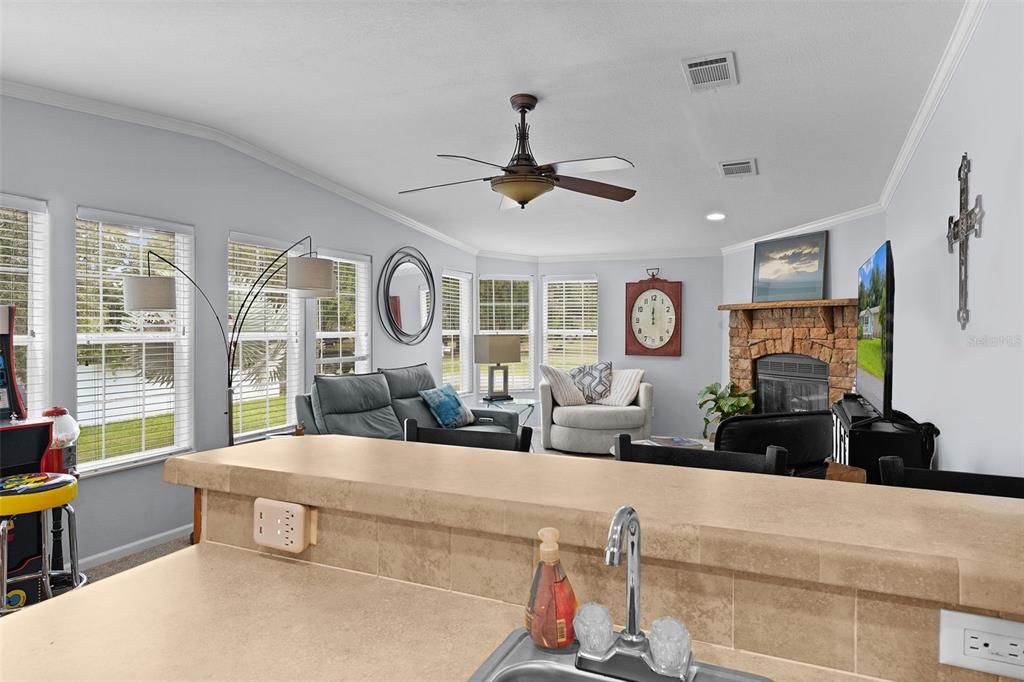 For Sale: $225,000 (3 beds, 2 baths, 1949 Square Feet)