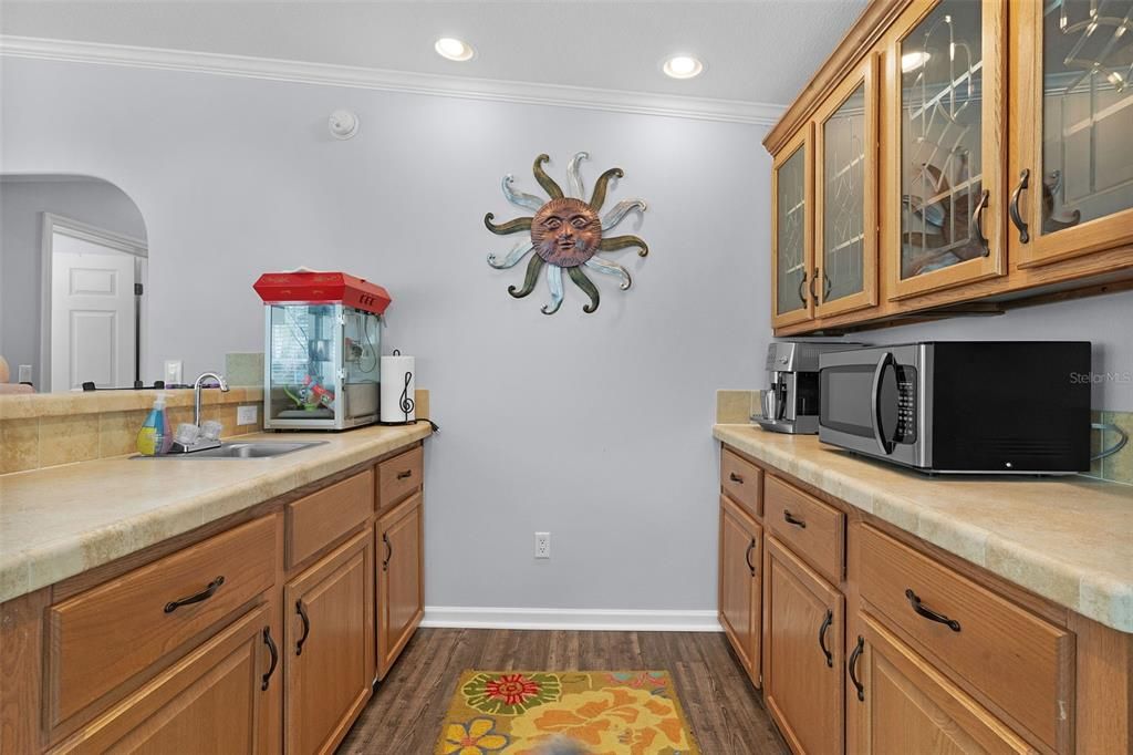 For Sale: $225,000 (3 beds, 2 baths, 1949 Square Feet)