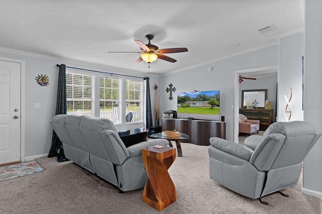 For Sale: $225,000 (3 beds, 2 baths, 1949 Square Feet)