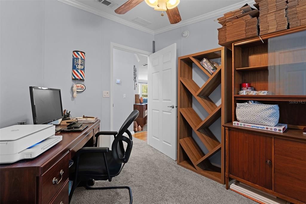 For Sale: $225,000 (3 beds, 2 baths, 1949 Square Feet)