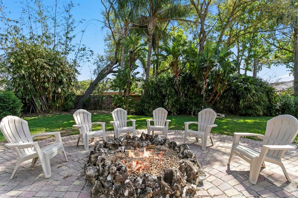 For Sale: $780,000 (4 beds, 3 baths, 2063 Square Feet)