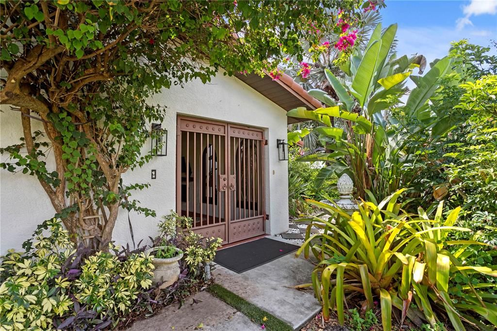 For Sale: $780,000 (4 beds, 3 baths, 2063 Square Feet)