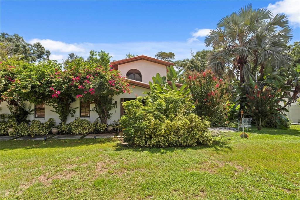 For Sale: $780,000 (4 beds, 3 baths, 2063 Square Feet)