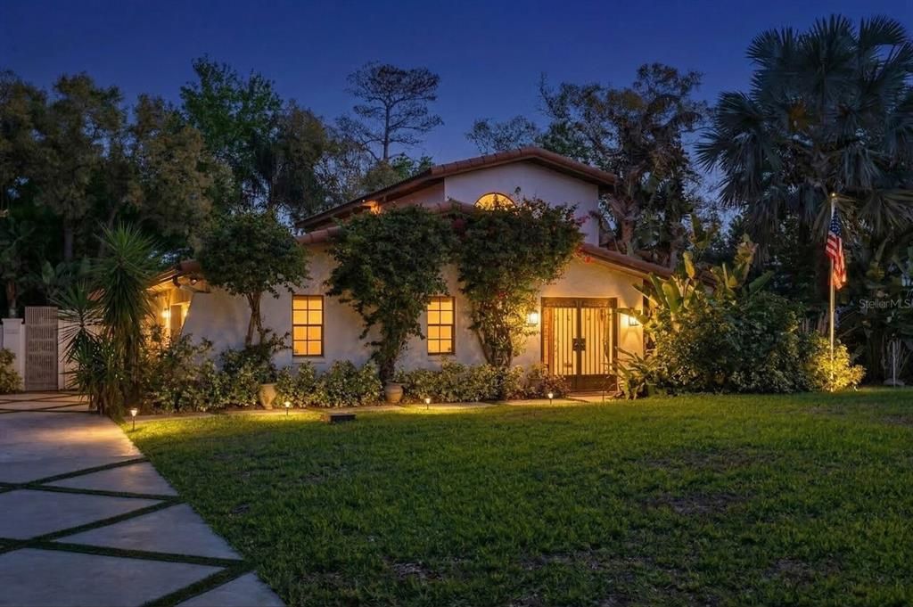 For Sale: $780,000 (4 beds, 3 baths, 2063 Square Feet)