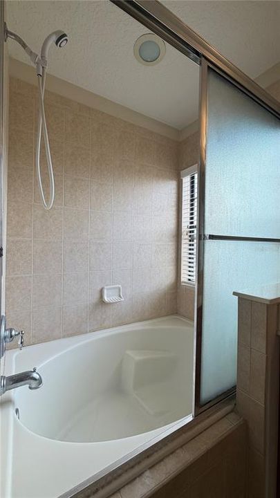 For Sale: $389,976 (4 beds, 3 baths, 1970 Square Feet)
