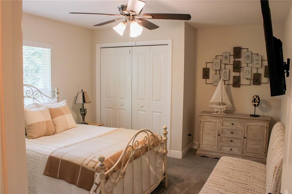 For Sale: $389,900 (3 beds, 2 baths, 1683 Square Feet)