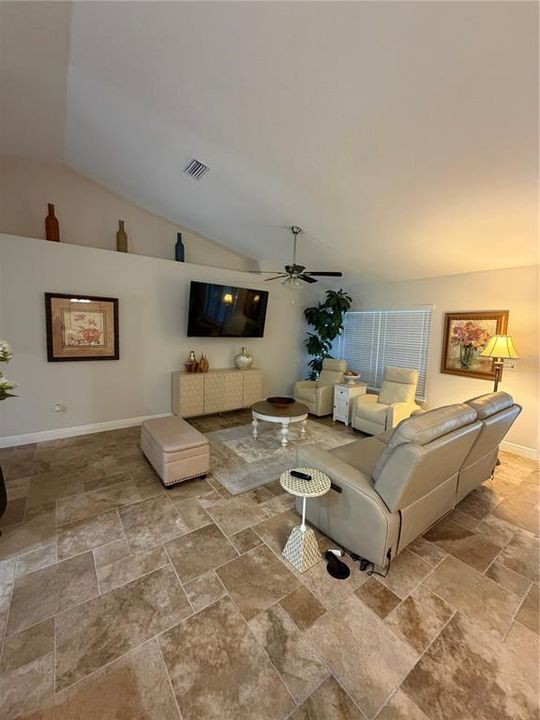 For Sale: $389,900 (3 beds, 2 baths, 1683 Square Feet)