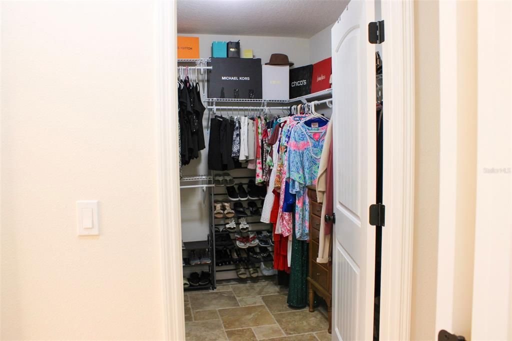 For Sale: $389,900 (3 beds, 2 baths, 1683 Square Feet)