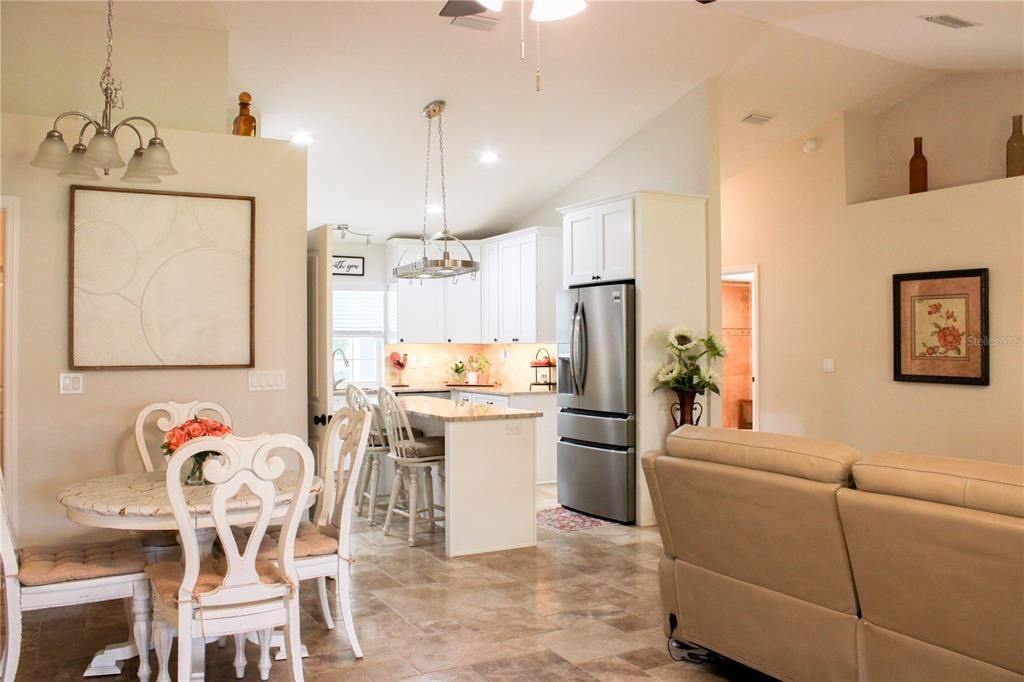 For Sale: $389,900 (3 beds, 2 baths, 1683 Square Feet)