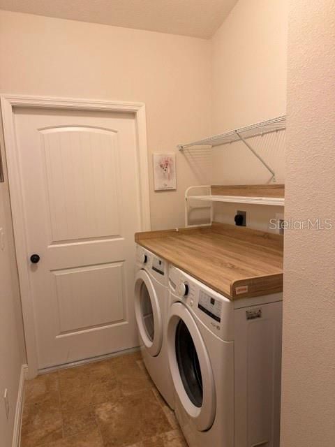 For Sale: $389,900 (3 beds, 2 baths, 1683 Square Feet)