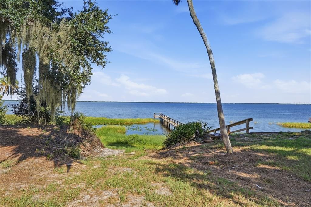 For Sale: $550,000 (3 beds, 2 baths, 1641 Square Feet)
