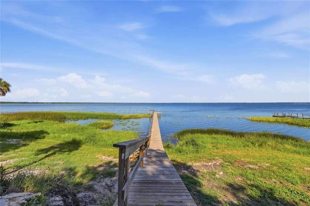 For Sale: $550,000 (3 beds, 2 baths, 1641 Square Feet)