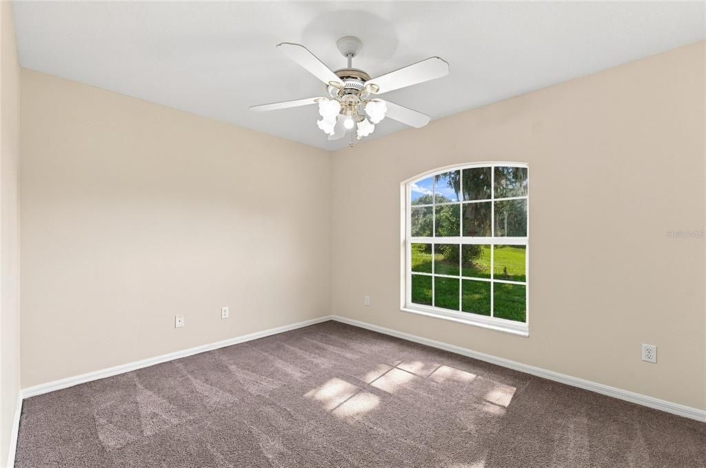 For Sale: $550,000 (3 beds, 2 baths, 1641 Square Feet)