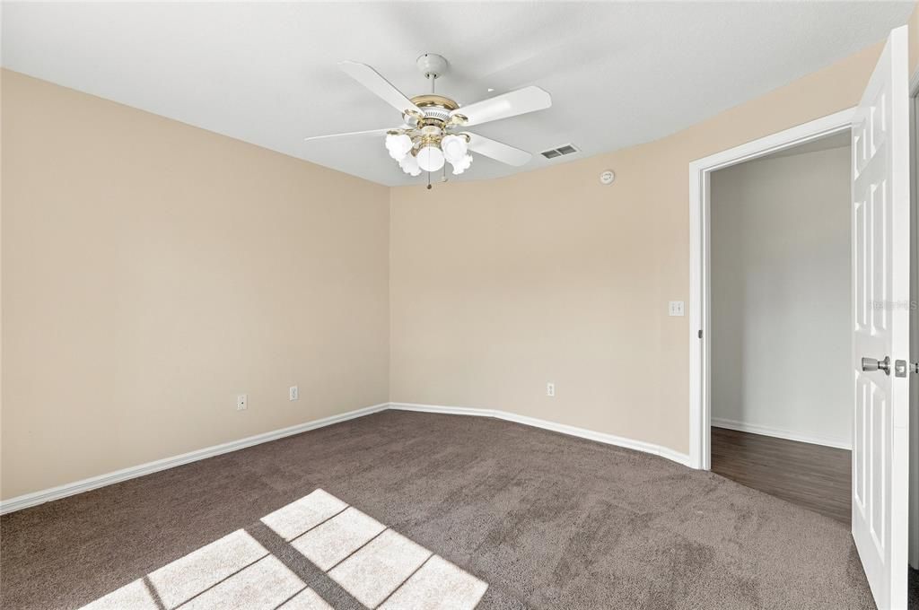 For Sale: $550,000 (3 beds, 2 baths, 1641 Square Feet)
