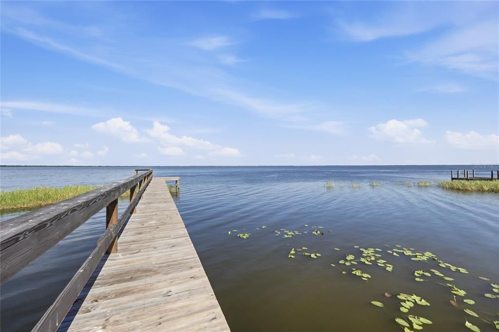 For Sale: $550,000 (3 beds, 2 baths, 1641 Square Feet)
