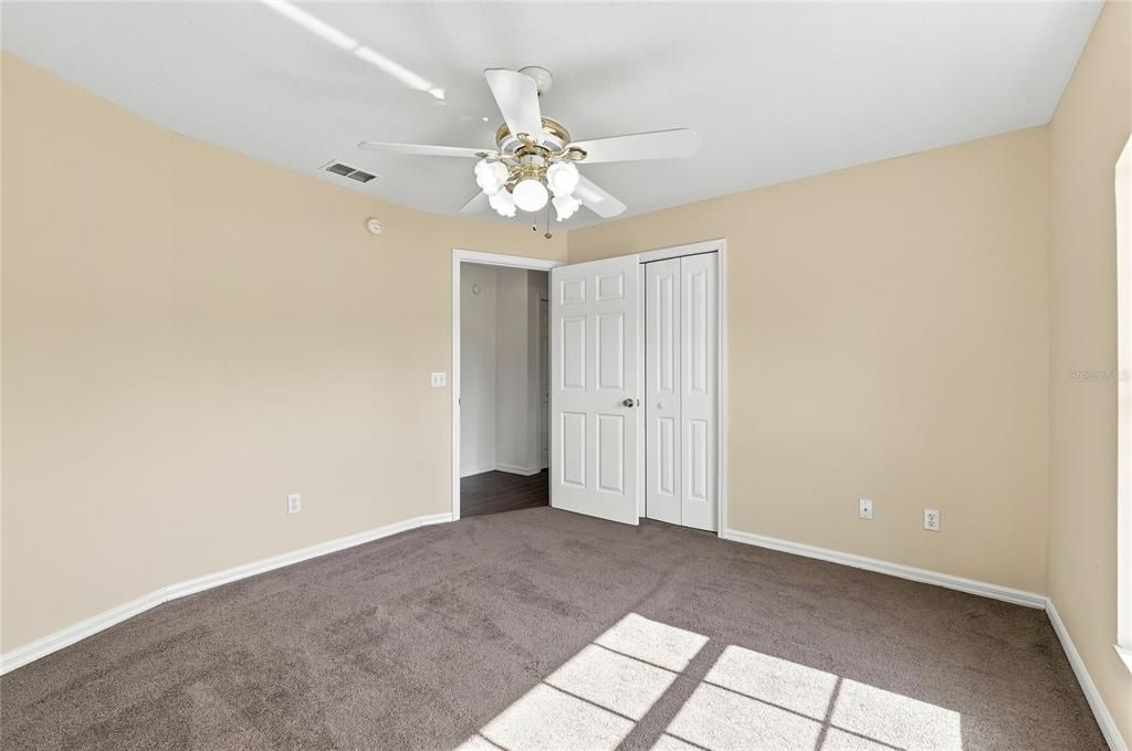 For Sale: $550,000 (3 beds, 2 baths, 1641 Square Feet)