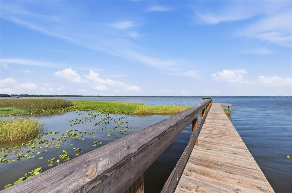 For Sale: $550,000 (3 beds, 2 baths, 1641 Square Feet)