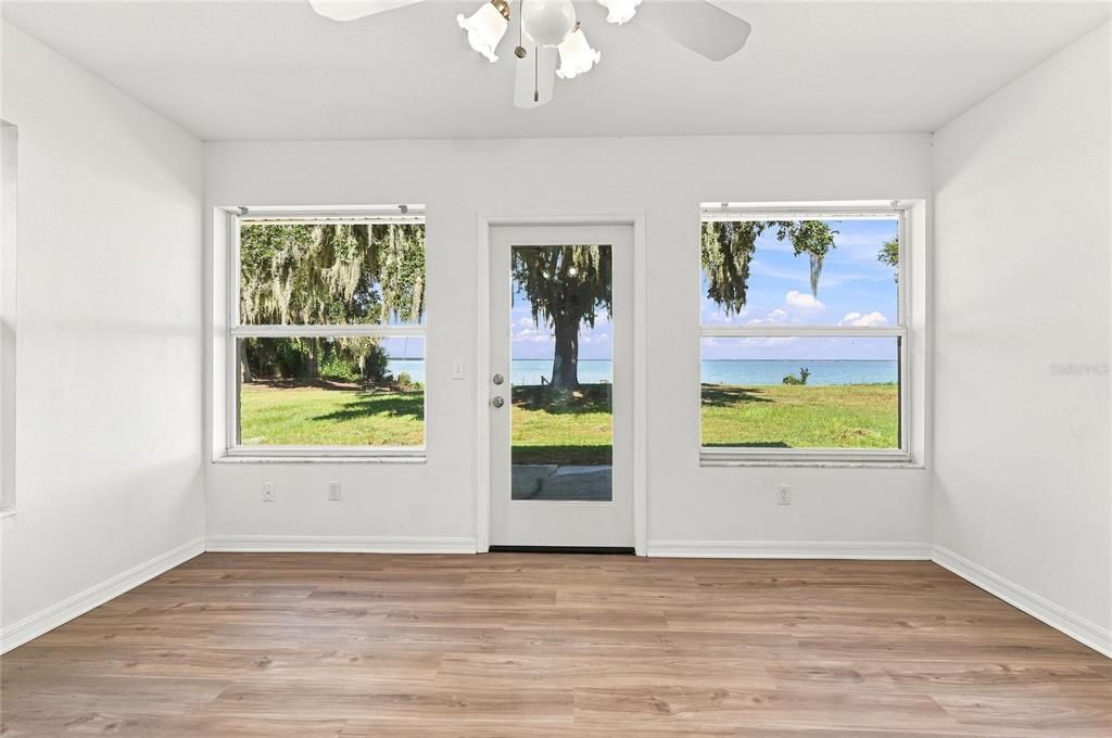 For Sale: $550,000 (3 beds, 2 baths, 1641 Square Feet)