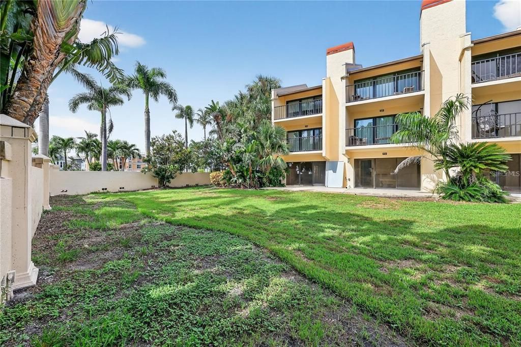 На продажу: $315,000 (2 спален, 2 ванн, 1315 Квадратных фут)