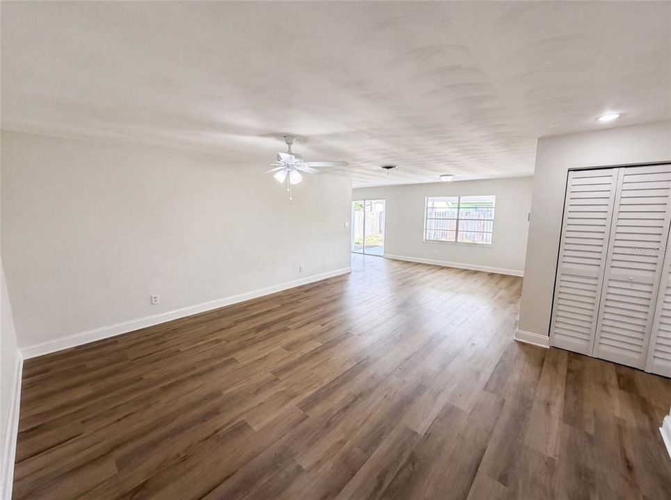 For Sale: $315,000 (3 beds, 2 baths, 1512 Square Feet)