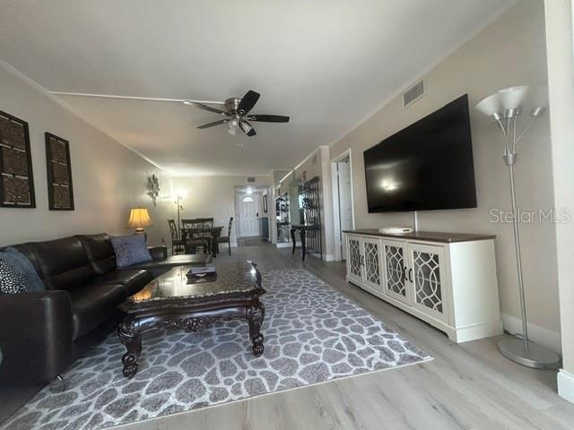 For Rent: $1,500 (2 beds, 1 baths, 865 Square Feet)
