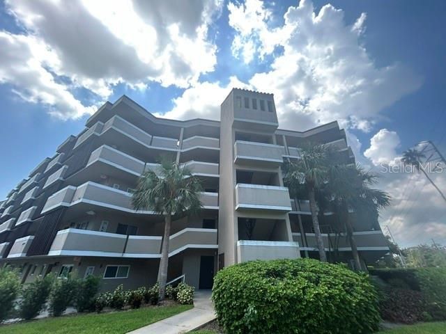 For Rent: $1,500 (2 beds, 1 baths, 865 Square Feet)