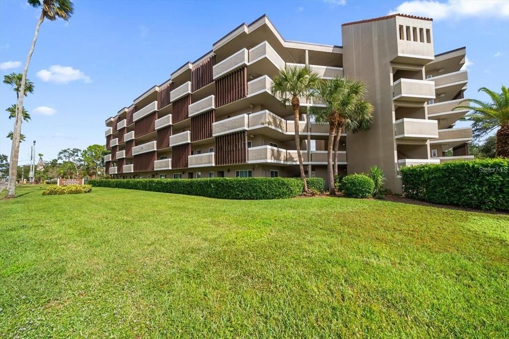 For Rent: $1,500 (2 beds, 1 baths, 865 Square Feet)