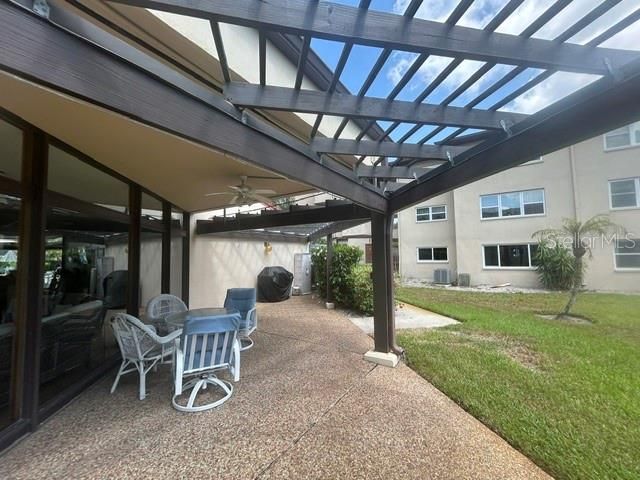 For Rent: $1,500 (2 beds, 1 baths, 865 Square Feet)