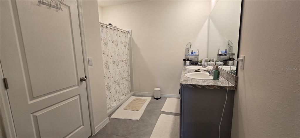 В аренду: $2,300 (3 спален, 2 ванн, 1725 Квадратных фут)