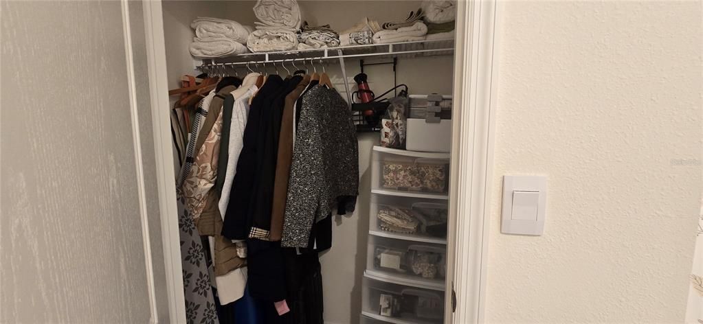 В аренду: $2,300 (3 спален, 2 ванн, 1725 Квадратных фут)