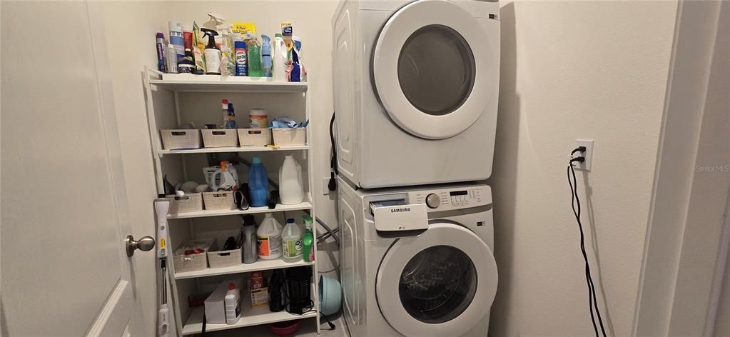 В аренду: $2,300 (3 спален, 2 ванн, 1725 Квадратных фут)