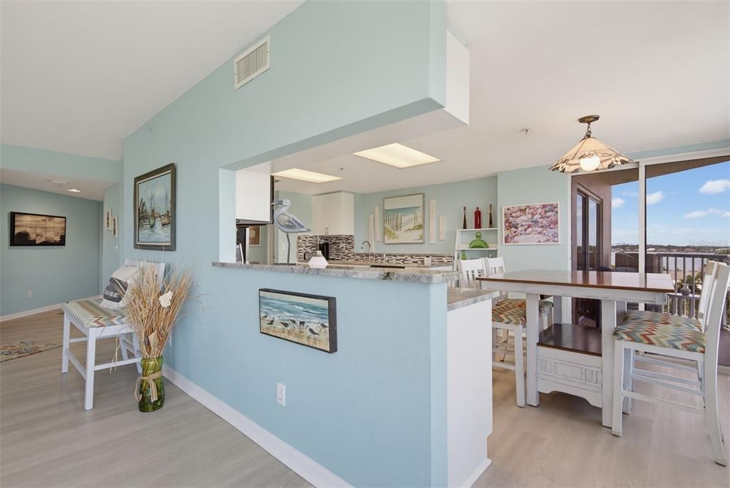 For Sale: $399,900 (3 beds, 3 baths, 1715 Square Feet)