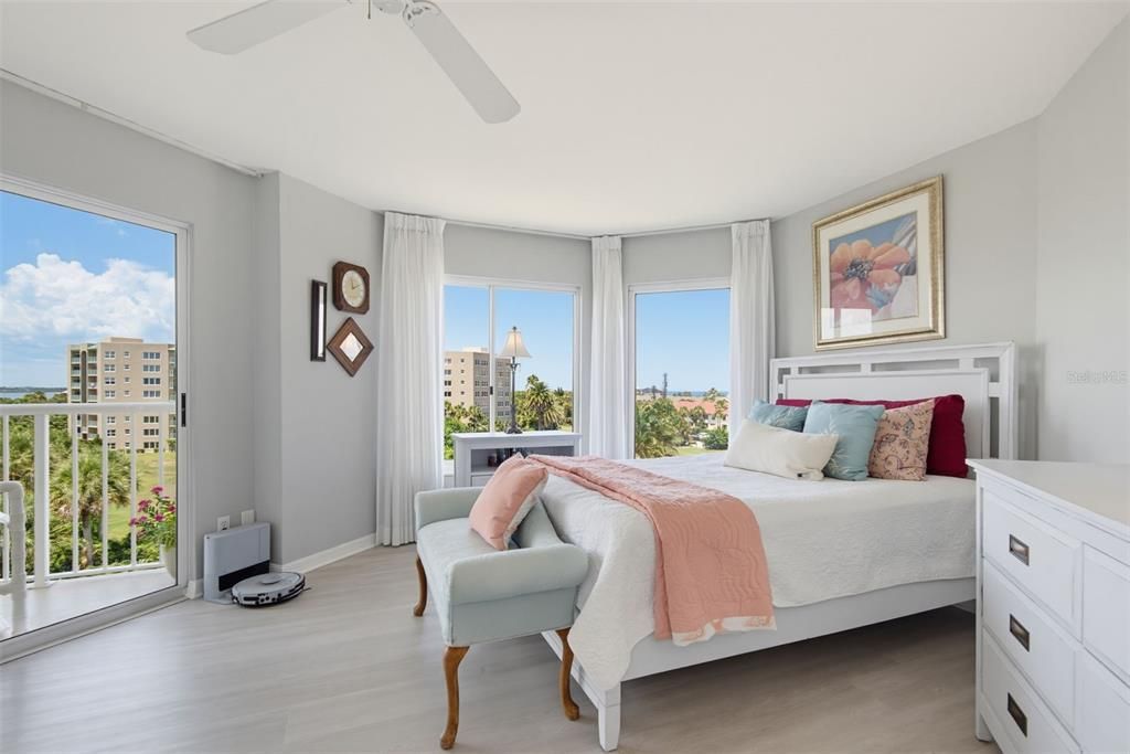 For Sale: $399,900 (3 beds, 3 baths, 1715 Square Feet)