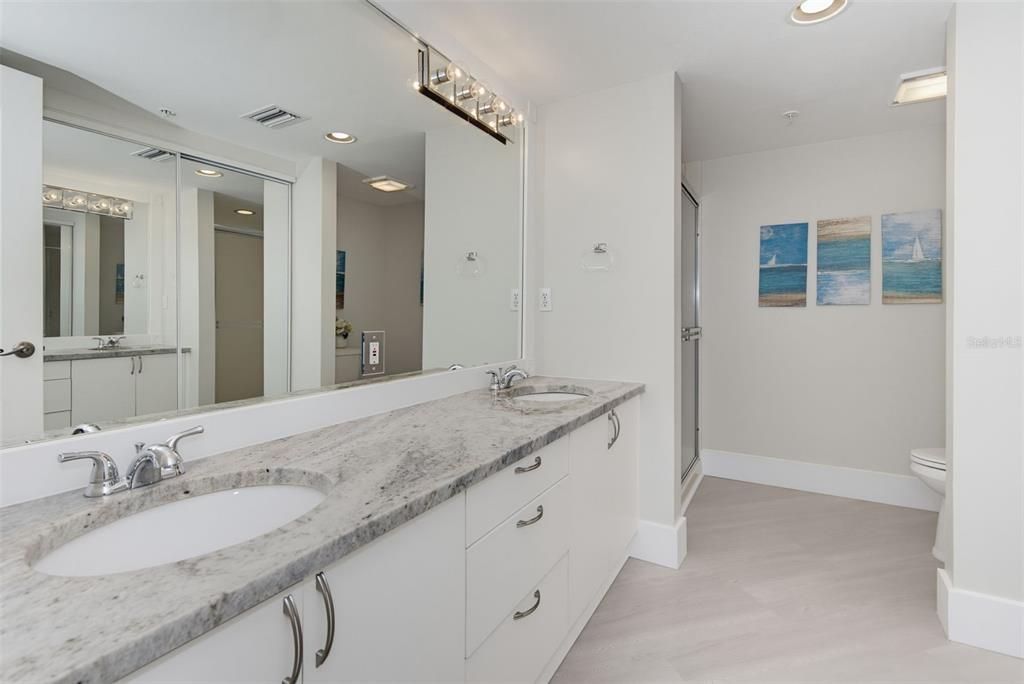 For Sale: $399,900 (3 beds, 3 baths, 1715 Square Feet)